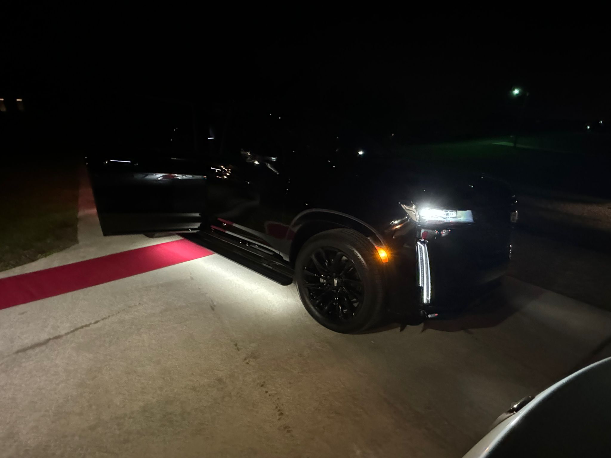 Your Premier Houston Limousine Service— Black Car, Airport Transfers & Corporate Chauffeurs 24/7